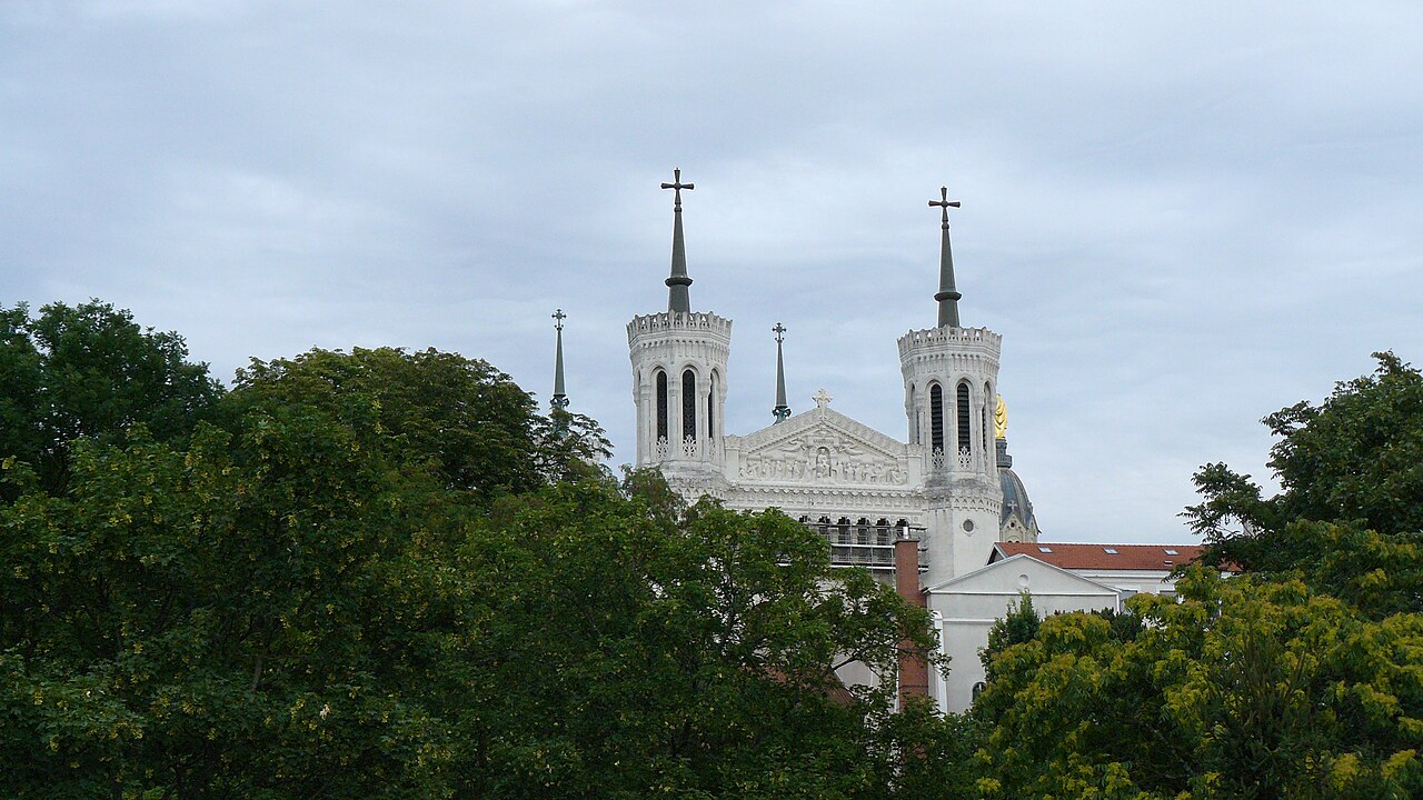 Vue de Lyon avec la basilique de Fourvière en arrière-plan